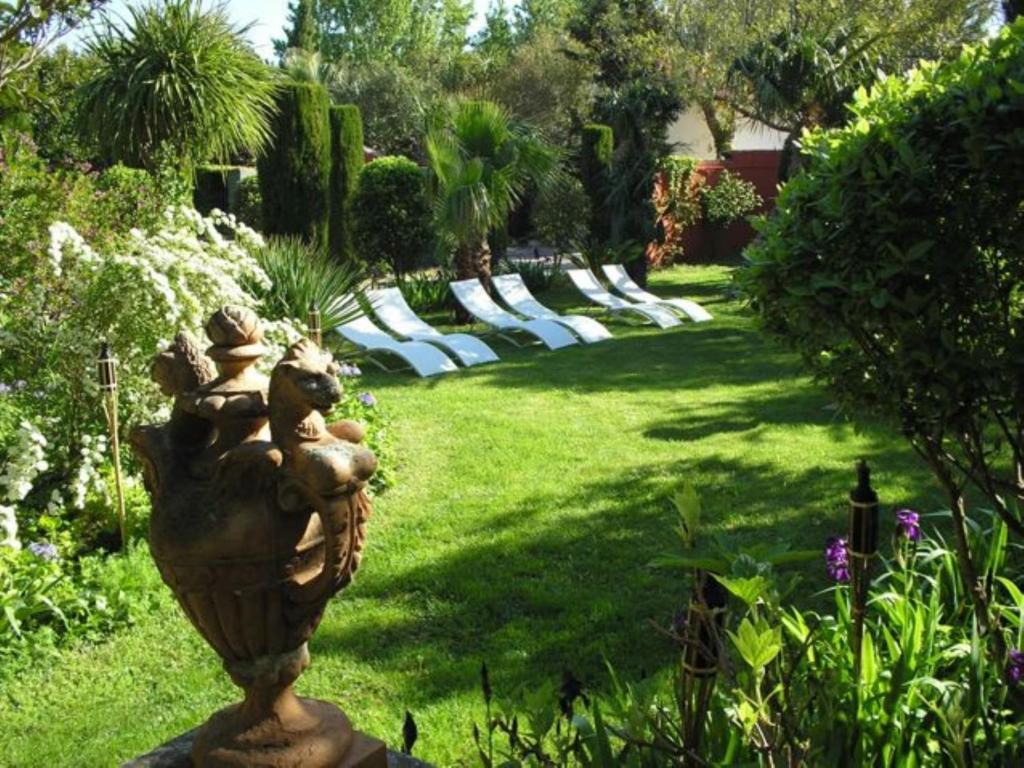 Bed and Breakfast Casa Montes Salses-le-Chateau Exterior foto